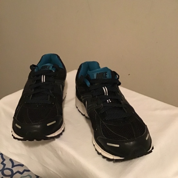 😎NIKE’s, Women’s size 6.5, new condition, super clean/lightweight, see photos - Picture 2 of 7